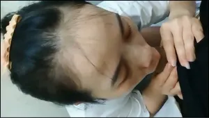 Con ghệ quảng nam lén lút liếm liếm cho bạn gái trong phòng tắm